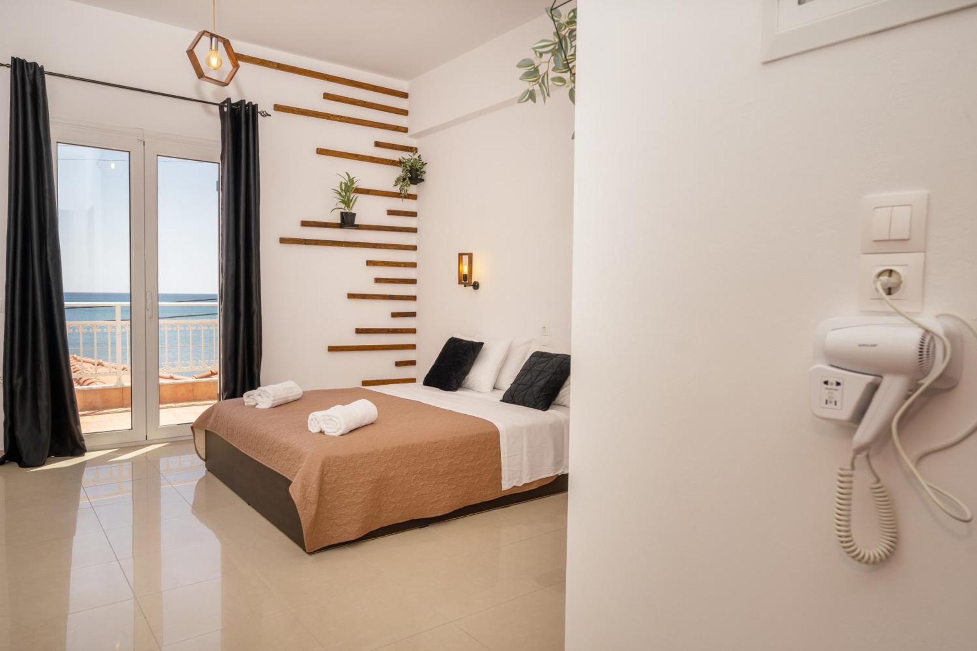 C'Est La Vie Rooms And Suites Laganas Exterior foto